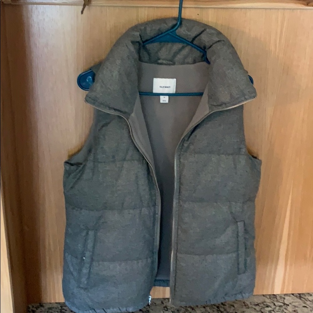 Old navy puffer vest